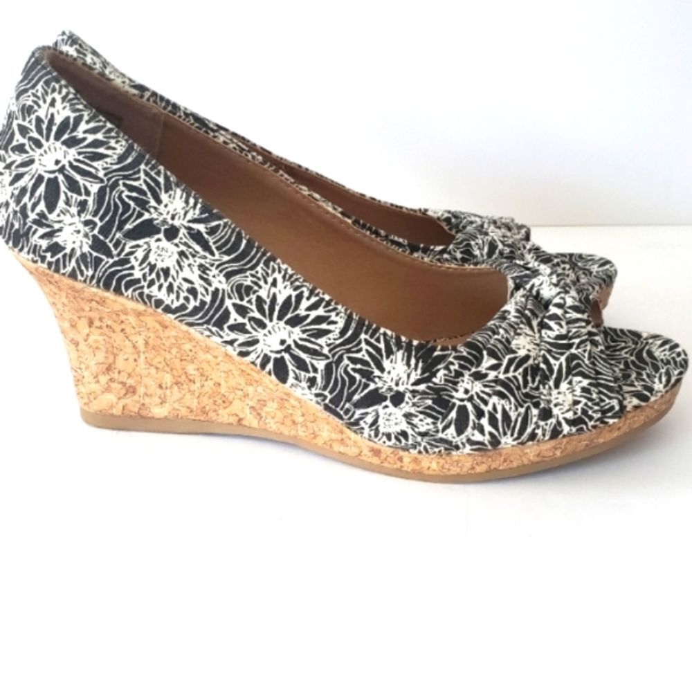 Dexflex Comfort Black and White Floral Wedge with Cork Look Heels 8W